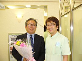 クローバー歯科クリニック 松本康裕院長と患者様