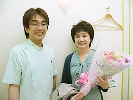 クローバー歯科クリニック 松本康裕院長と患者様