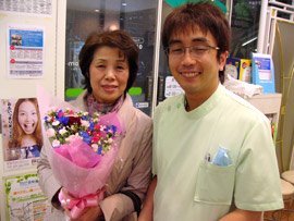 クローバー歯科クリニック 松本康裕院長と患者様